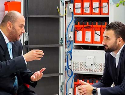 Two salesmen in a discussion 